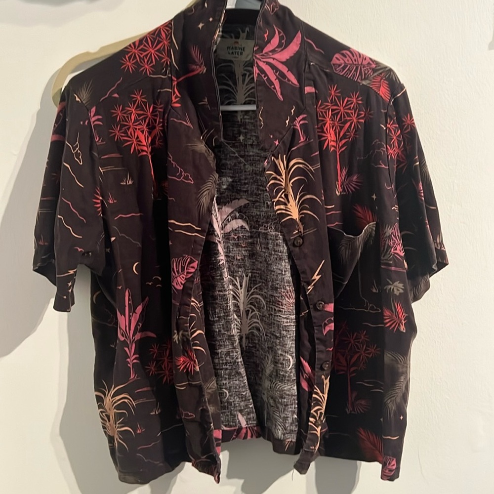 Marine Layer Lucy Resort Shirt in Midnight Palms - Large / Dark Hawaiian Print